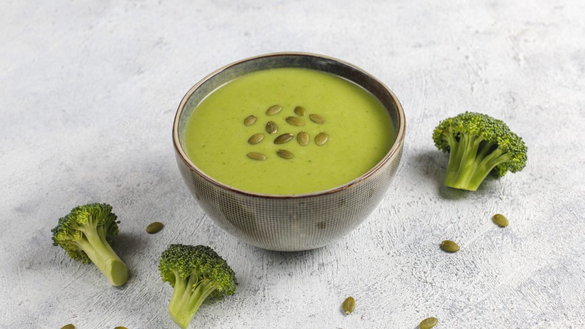 Brokolicová polévka: Vkusný sekret štíhlosti a zdraví! 12 Brokolicová polévka: Vkusný sekret štíhlosti a zdraví!