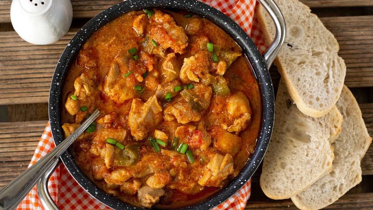 Kuře na paprice: Tajný recept, který okouzlí vaši rodinu u večeře! 8 Kuře na paprice: Tajný recept, který okouzlí vaši rodinu u večeře!