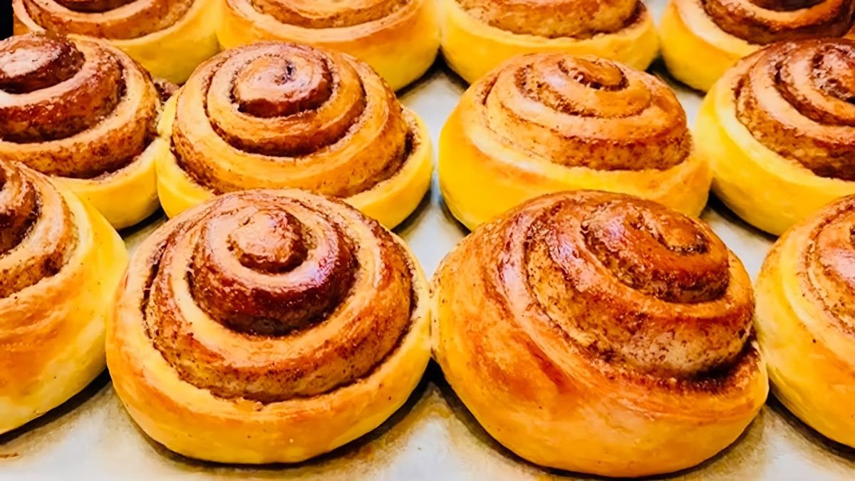 Mini skořicové šneky — ideální dezert ke kávě 10 Mini skořicové šneky — ideální dezert ke kávě