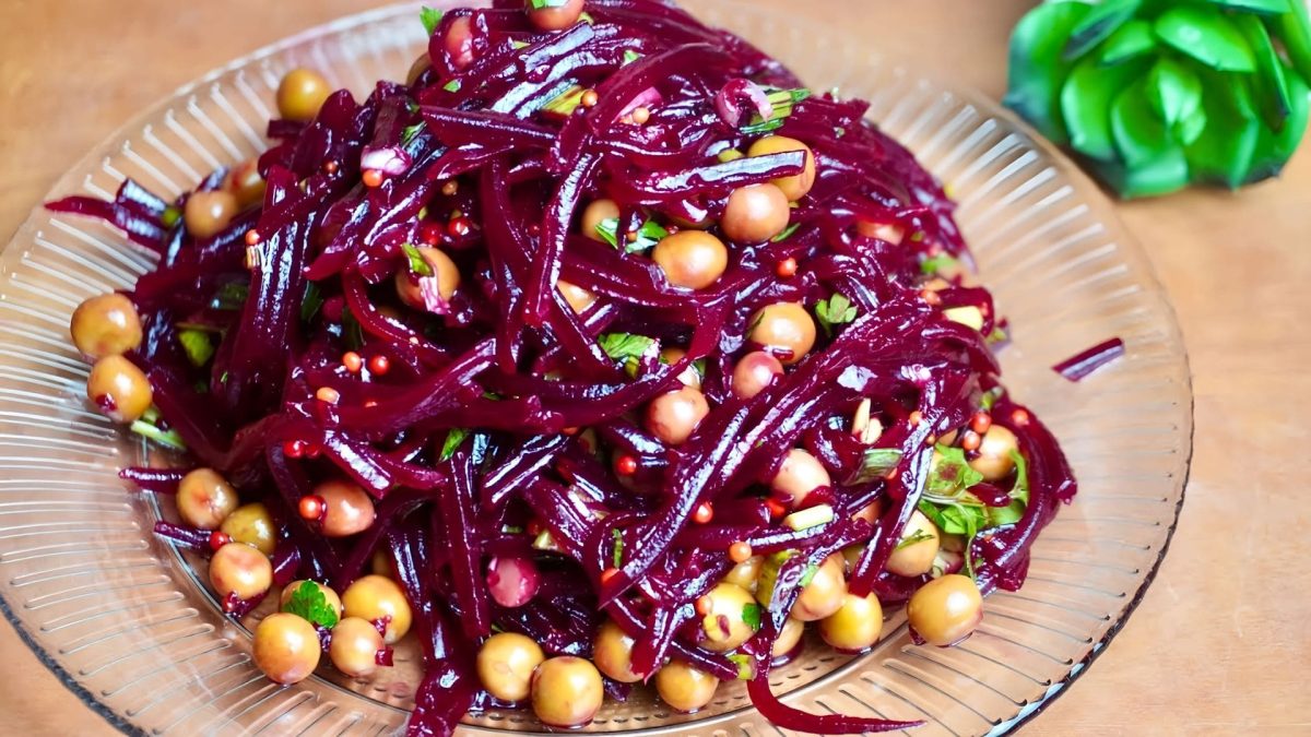 Salát z červené řepy: Jídlo, které vypadá jako obraz a chutná líp než dezert!