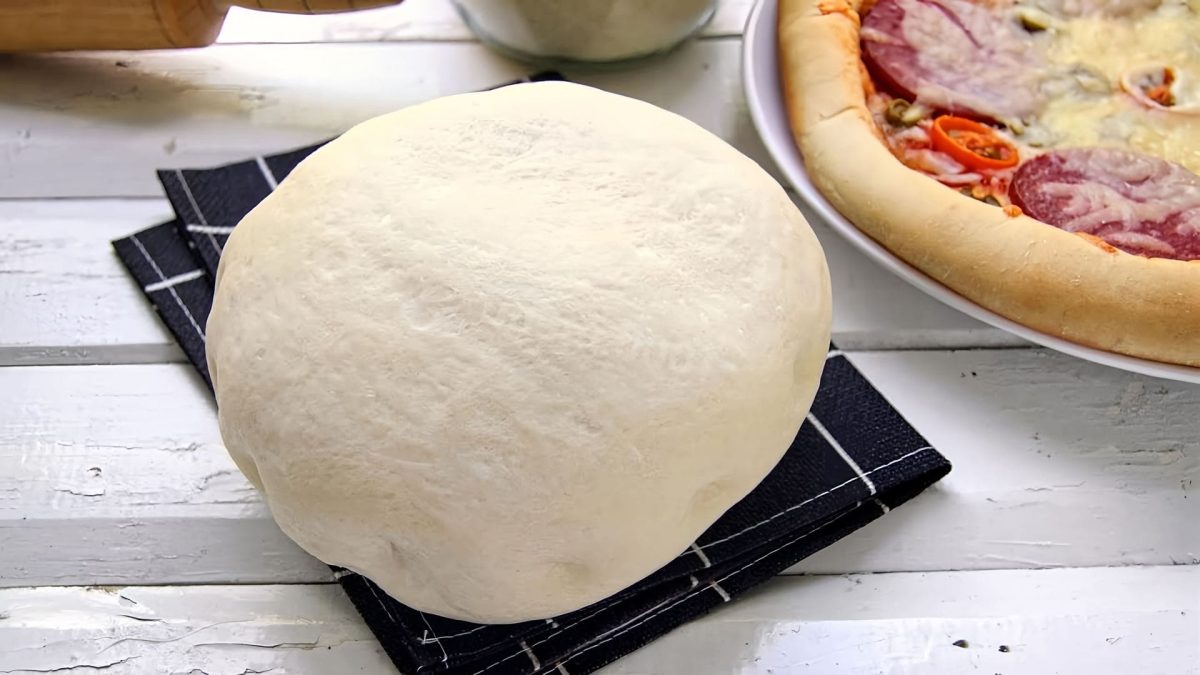 Těsto na pizzu: Jak připravit základ, který bude křupat a rozpouštět se v ústech? Tajemství Italů! 8 Těsto na pizzu: Jak připravit základ, který bude křupat a rozpouštět se v ústech? Tajemství Italů!