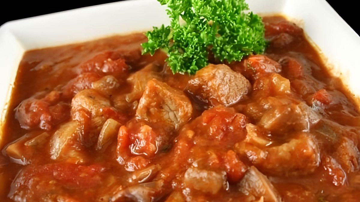 Vepřový guláš po česku: Hustý, voňavý a hřejivý! 12 Vepřový guláš po česku: Hustý, voňavý a hřejivý!