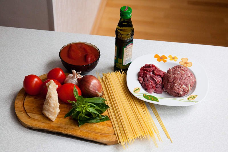 Lahodný boloňské špagety: Recept na Slavnostní Večeři 2 boloňské špagety - Ingredience