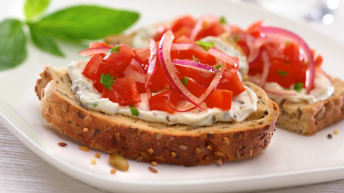 Hradecká pomazánka: Luxusní pomazánka na chlebíčky s tradiční chutí 8 Hradecká pomazánka: Luxusní pomazánka na chlebíčky s tradiční chutí