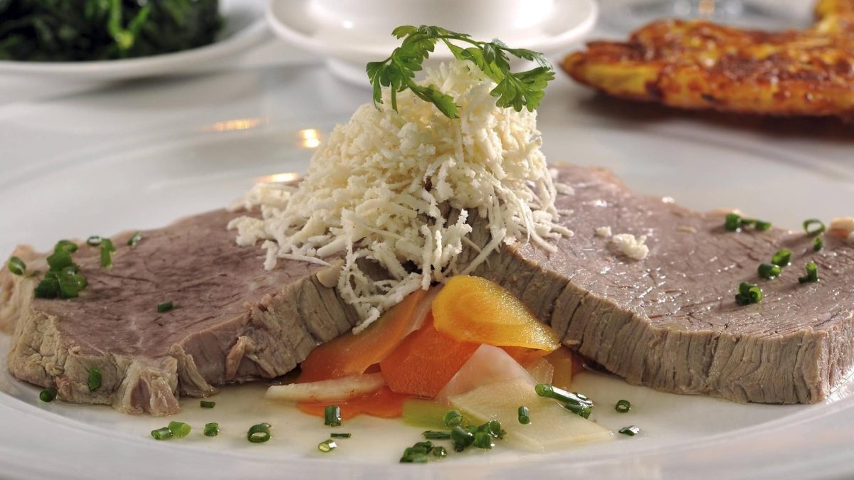 Křenová omáčka s hovězím masem – česká klasika, která zahřeje u srdce 8 křenová omáčka s hovězím masem - Featured