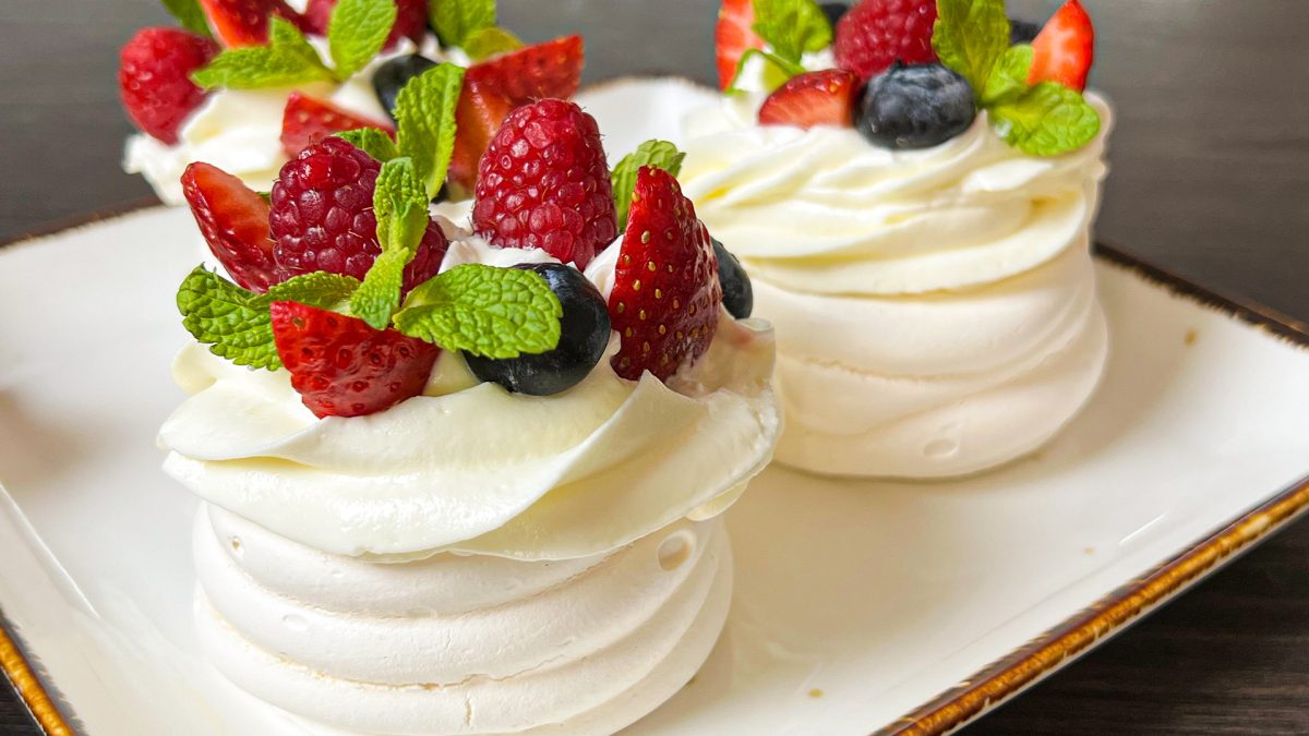 Pavlova: Jednoduchý Recept na Víkend 21 pavlova - Featured