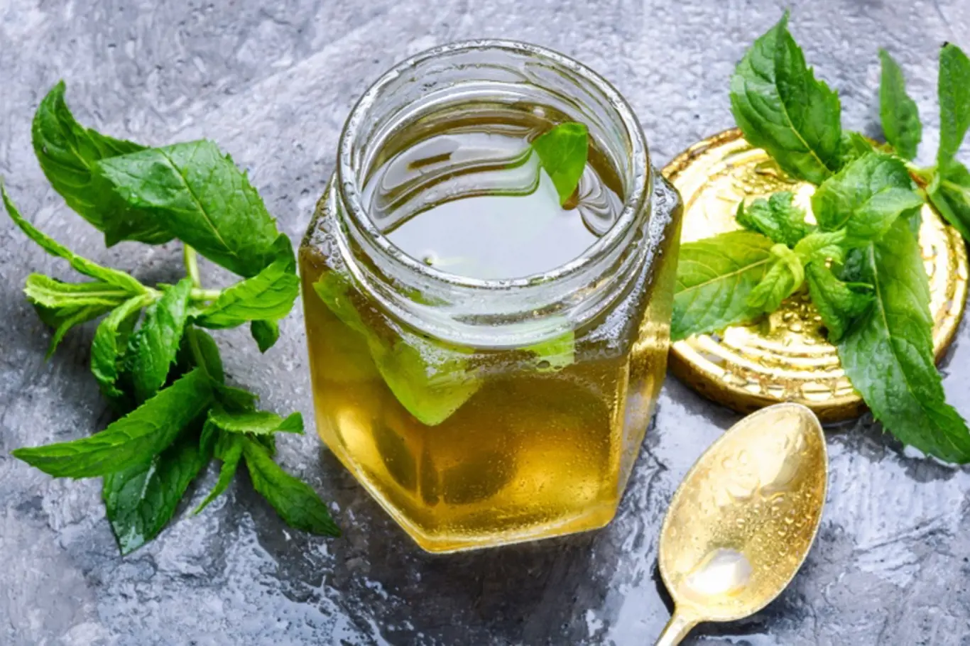 Jak připravit dokonalý mátový sirup za studena: Tajemství osvěžujícího nápoje pro horké letní dny 3 mátový sirup za studena - Krok za krokem