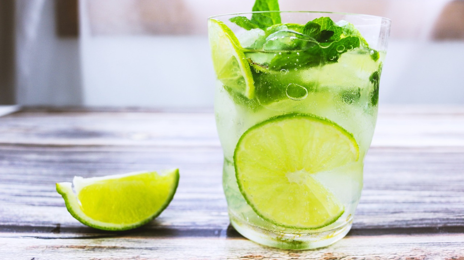 mátový sirup za studena - Featured
