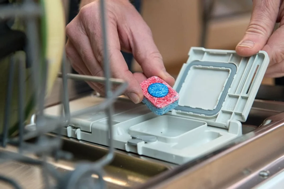 Pouze dvě levné tablety do myčky nádobí přesvědčily nejlepším hodnocením „dobré (1,9)“. 2 Pouze dvě levné tablety do myčky nádobí přesvědčily nejlepším hodnocením „dobré (1,9)“.