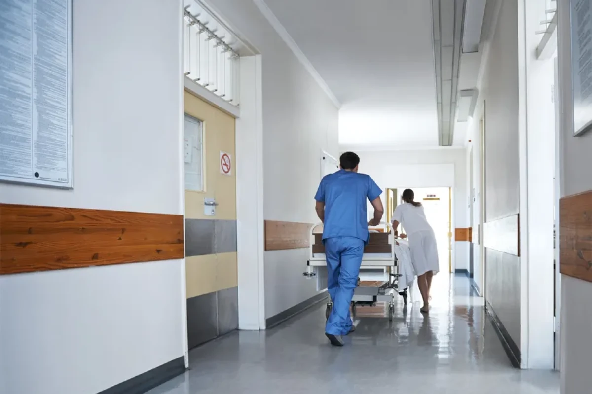 Studie odhaluje, jak roztroušená skleróza poškozuje mozek již několik let předtím, než se objeví první příznaky 11 Studie odhaluje, jak roztroušená skleróza poškozuje mozek již několik let předtím, než se objeví prv...