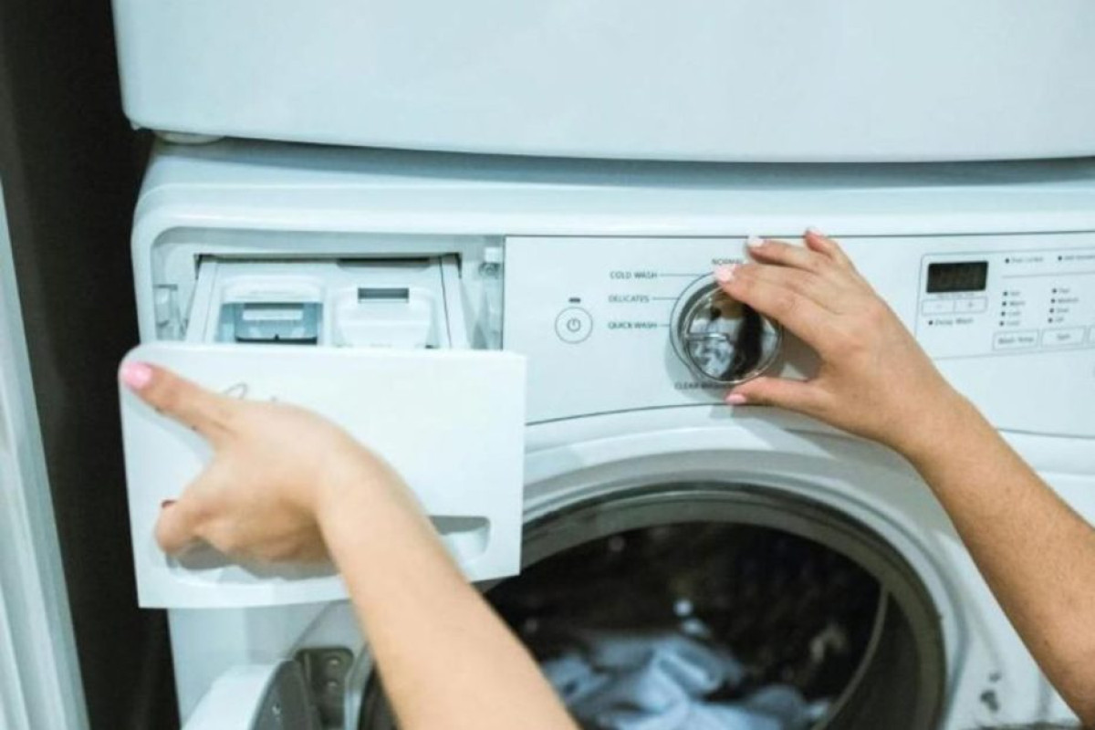 V pračce je součást, o které většina lidí netuší — přitom je klíčová pro správné praní