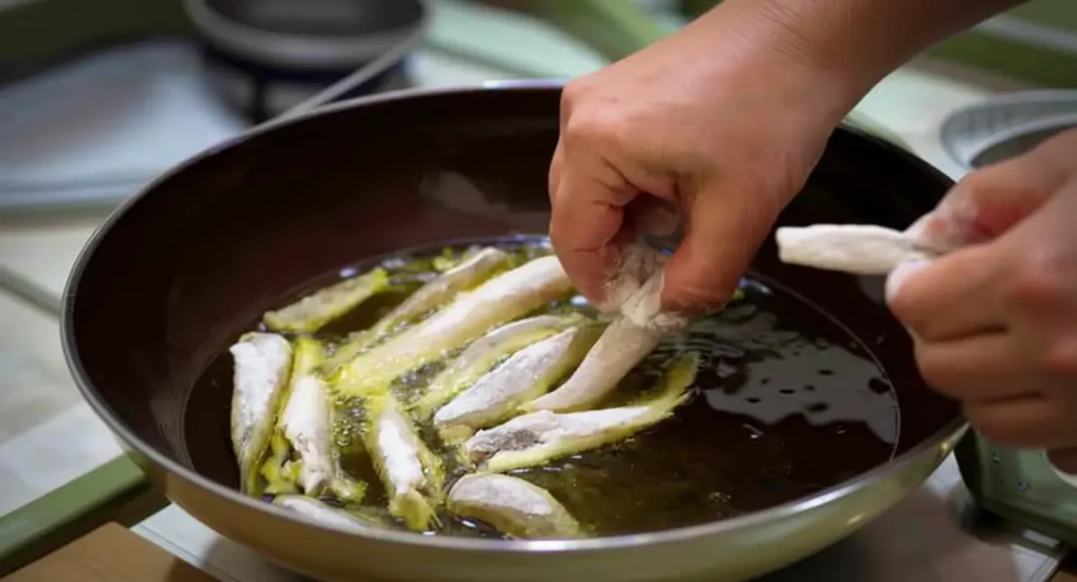Zápach smažení v domácnosti: Triky v restauraci, jak ho rychle odstranit